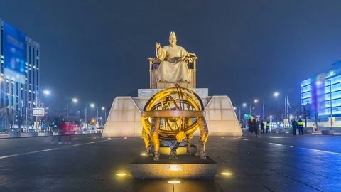 Time lapse of tourists swarming through Gyeongbokgung Palace in Seoul City Stock Footage 84875545