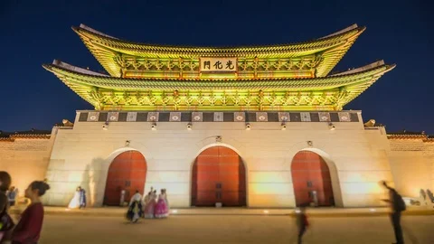 Time lapse of tourists swarming through Gyeongbokgung Palace in Seoul ,Korea Stock Footage 84876843