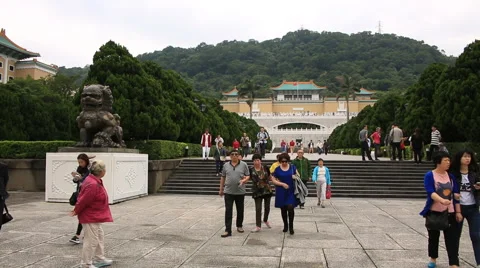 Time lapse of tourists visiting and taking photos in front of Taiwan museum Stock Footage 63307589