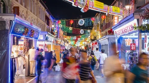 Time lapse of Tourists visiting China Town at Pagoda Street in Singapore. Stock Footage 124890302