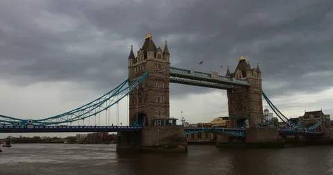 Time lapse of Tower Bridge in London, England. Stock Footage 72989479