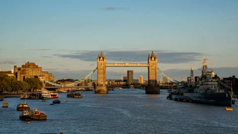 Time lapse of Tower Bridge at sunset, London, UK Stock Footage 106732901