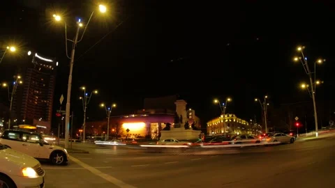 Time lapse in town Bucharest, subway station Universitet. Video stock 142755081