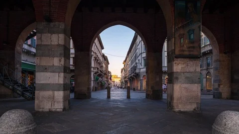 Time lapse of the town centre of Monza Video stock 92581617
