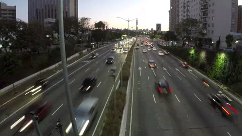 Time lapse of Traffic on 23 de Maio Avenue Video stock 94027286