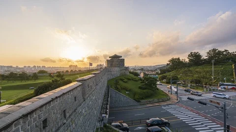 Time lapse traffic and sunset at Suwon Hwaseong Fortress. Stock Footage 127027853
