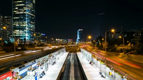 Time Lapse Of Traffic in Ayalon Freeway and Railway Station Vídeo Stock 38612861