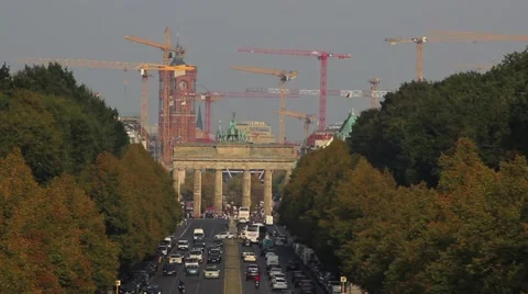 Time lapse from traffic on brandenburg gate top Video stock 41674301