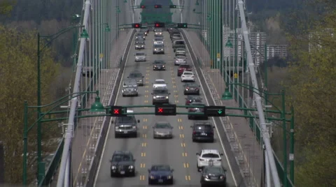 Time lapse traffic on busy bridge Stockbeeldmateriaal 44839708