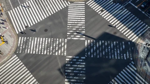 Time lapse Traffic of Ginza crossing in Tokyo City,Japan Vídeos de archivo 121644784
