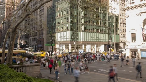 Time lapse traffic in Manhattan Bryant Park 5 th Avenue Stock Footage 89282068