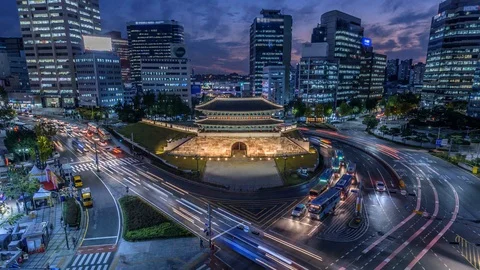 Time lapse of Traffic at Namdaemun gate and Seoul City,South Korea. Video stock 94325673