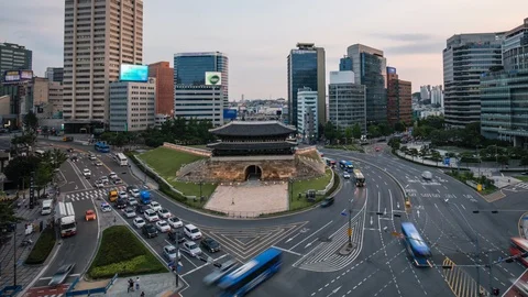 Time Lapse Traffic at Namdaemun gate in Seoul South Korea. Stock Footage 102559844