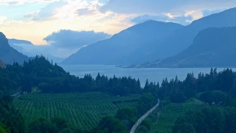 Time Lapse Train from ruthton park hood river wide Columbia River Gorge Oregon 스톡 동영상 81922692