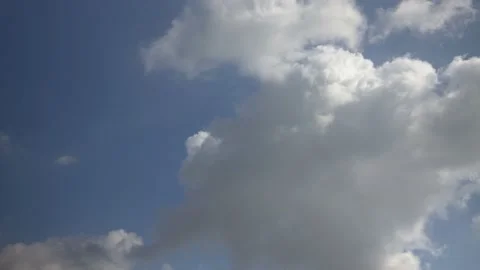 Time lapse of two different clouds passing over each other 스톡 동영상 171947989