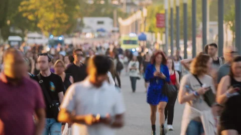Time-lapse unrecognizable people crowd walking city street, busy crosswalk Vídeo Stock 282438117