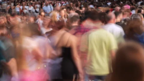 Time-lapse unrecognizable people crowd walking city street, busy sidewalk Vídeo Stock 282439359