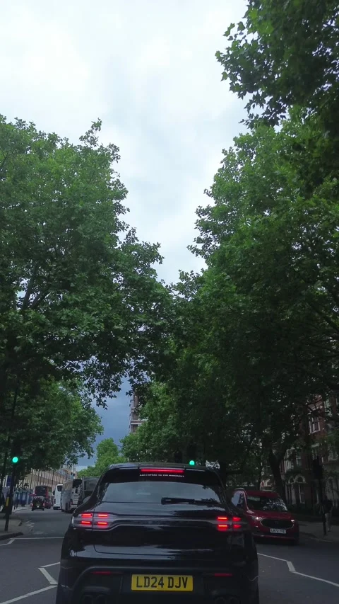 Time Lapse. Urban Drive Through British Town Streets 스톡 동영상 337653663