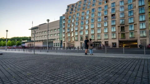 Time Lapse Of us emmbassy With movement of cars.berlin ,germany 動画素材 138593136