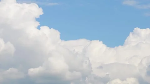 Time lapse of vertical rising cumulus cloudscape Stock Footage 276104557