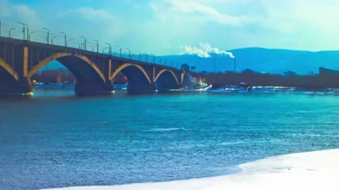 Time lapse Video 4k. Clouds in the sky above the river Stock-Footage 181972316