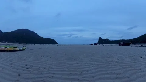 Time Lapse video of a beach during sunset in Phi Phi Island of Thailand 動画素材 250889693