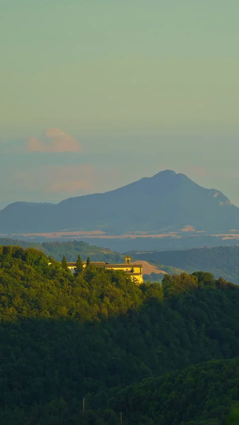 Time-lapse video: A beautiful sunset in the Umbria region,  Roman city. Stock Footage 341779249