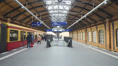Time lapse video of Berlin U-Bahn trains arriving and leaving a station Stock Footage 33732396