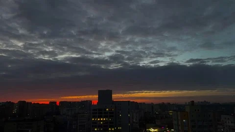Time-lapse video of the city from day to night Vidéo 321486576