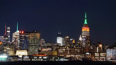Time-lapse video of the Full Moon rising over the New York City skyline Video stock 101601584