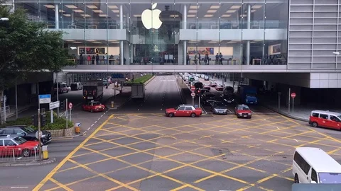(Time Lapse view) Apple Store window in Central District Vídeo Stock 79245447