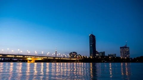 Time Lapse view bridge in Vienna City Dusk to Night Video stock 112029662