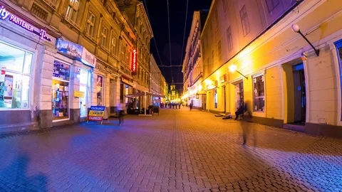 Time-lapse view on the centre of Timisoara at dusk Video stock 90603151