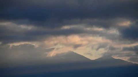Time lapse view of clouds moving over Alps mountain Stock-Footage 143955005