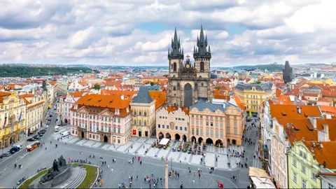 Time lapse view to the crowded town square in the old city center of Prague 스톡 동영상 278029381