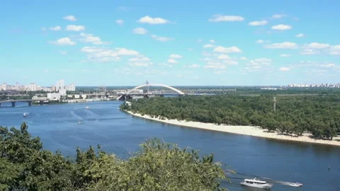 Time lapse view of the Dnieper river with ships and city landscape Stock Footage 139342277