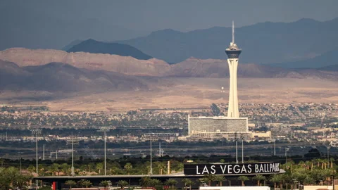 Time Lapse of view on Las Vegas from Red Rock Canyon in Nevada. Vídeos de archivo 249964997