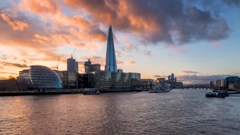 Time lapse view of the London Bridge area with Shard and former City Hall Video stock 320373728