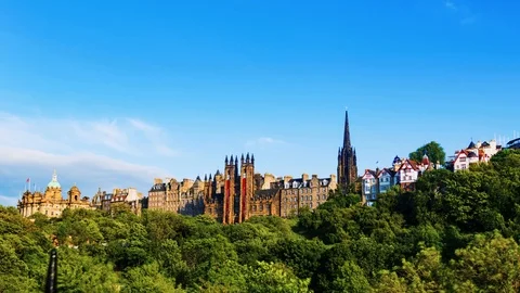 Time lapse view of the old town of Edinburgh (Scotland) from Prince gardens Stock Footage 113331766