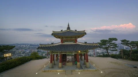 Time lapse view of Seojangdae on Suwon Hwaseong Fortress, Suwon South Korea. Stock Footage 127028837