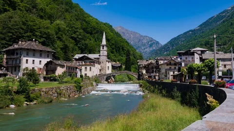 Time lapse view of small village in the Italian Alps in Aosta valley Stock Footage 111860848