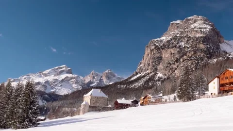 Time Lapse view of the Snow-covered Reddish Rocks of the italian Apls Vídeos de archivo 178360535