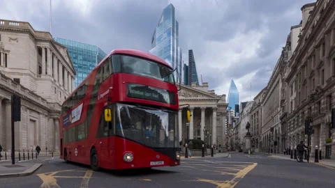 Time lapse view of the square in front of the Bank in England, London Stock-Footage 152713956