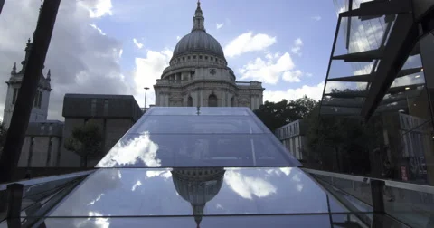 Time lapse view of St Paul cathedral in London with clouds reflected in a mirror Stock Footage 68579594