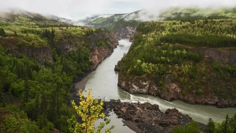 Time-lapse view of Stikine River canyon in British Columbia. Video stock 152985559