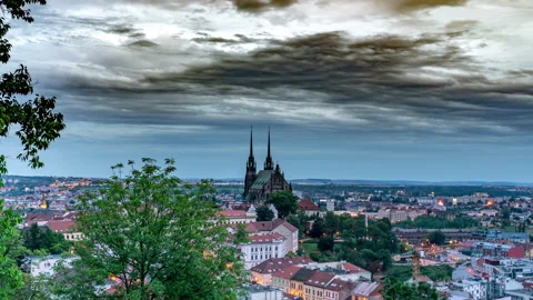 Time-lapse view of a Storm gathering over Brno in the Czech Republic Video stock 141192101