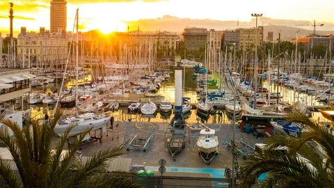 Time-lapse view on the Sunset in the harbour of Barcelona Stock-Footage 76496113