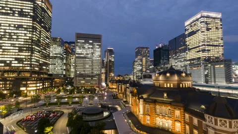 Time-lapse view of Tokyo Station during blue hour. Stock Footage 141346110