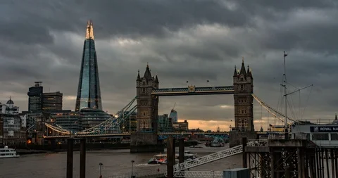 Time lapse view of Tower bridge in London at sunset Stock Footage 89045959