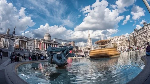 Time lapse view of Trafalgar square, London with fountains Stock Footage 85457634